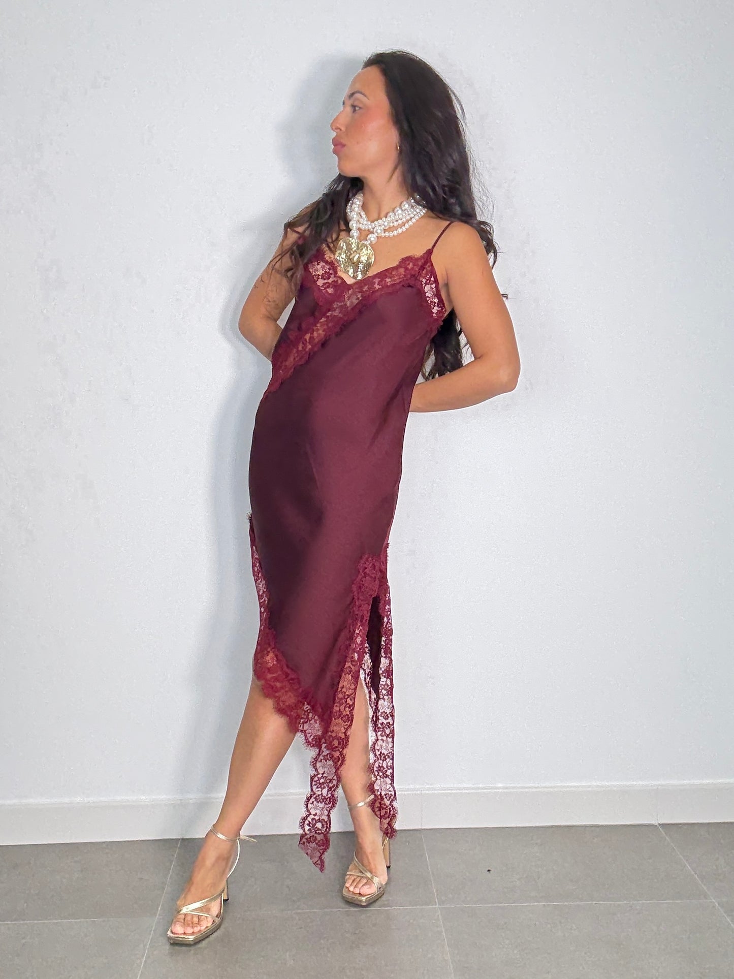 Vestido LENCERO ENCAJE PICOS