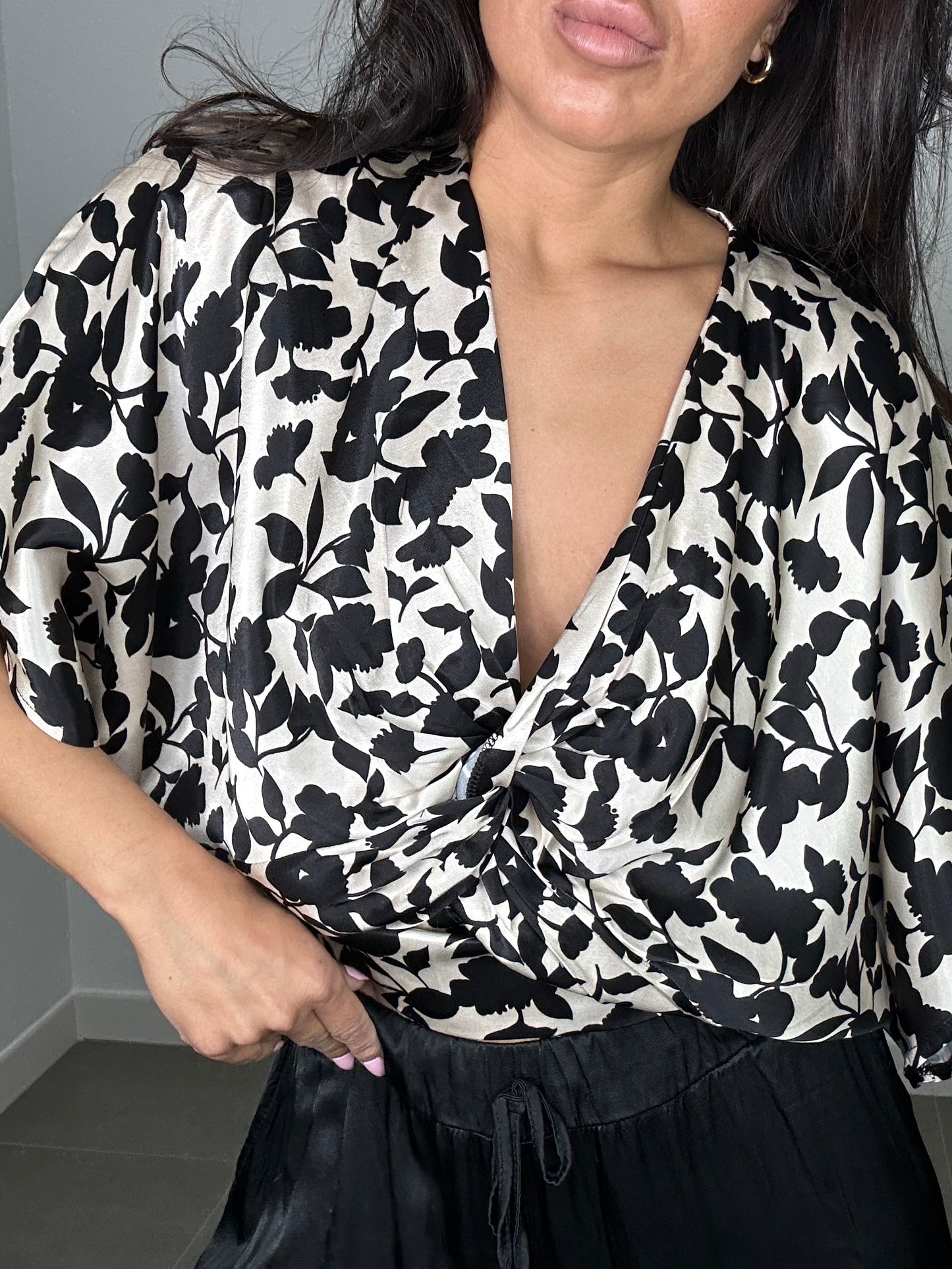 Top SATINADO NUDO ESTAMPADO
