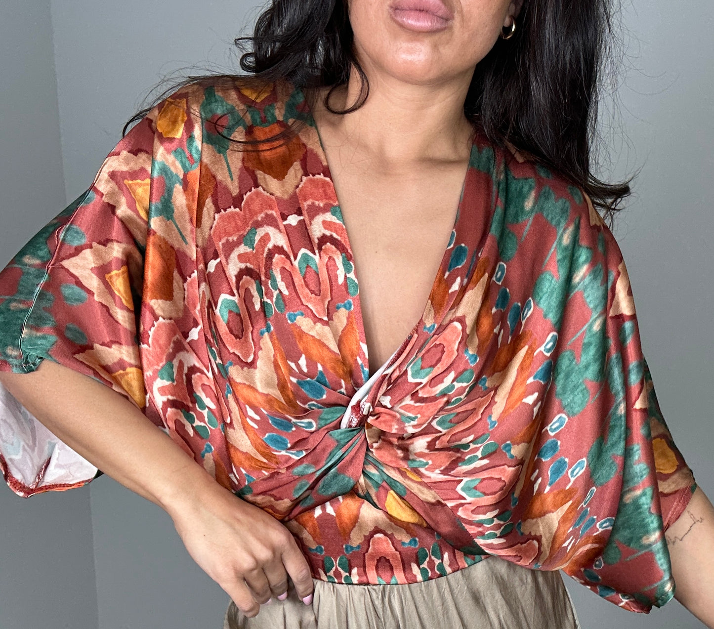 Top SATINADO NUDO ESTAMPADO