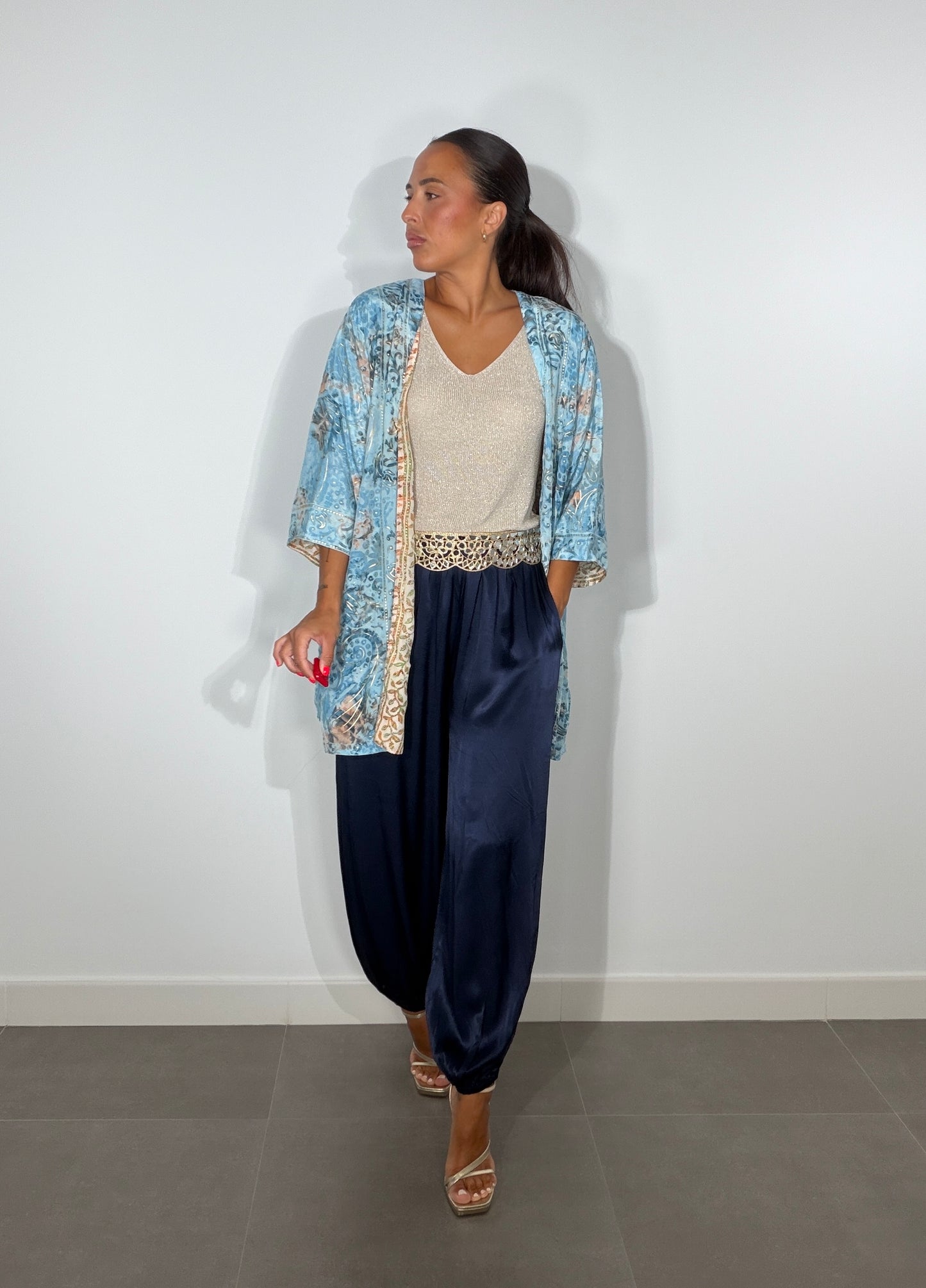Kimono REVERSIBLE CORTO FLORES