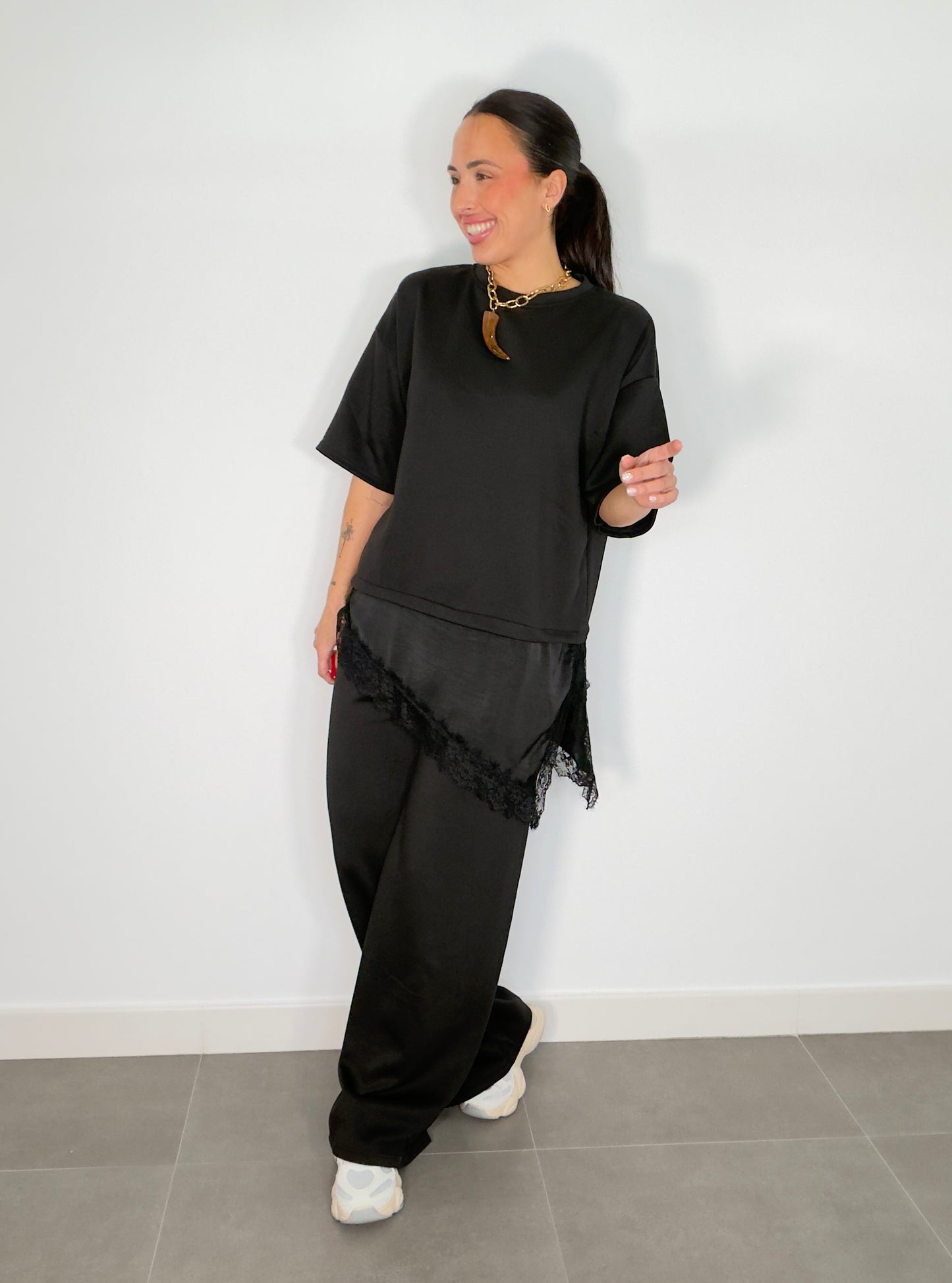 Conjunto ENCAJE CAPA DE AIRE MANGA CORTA