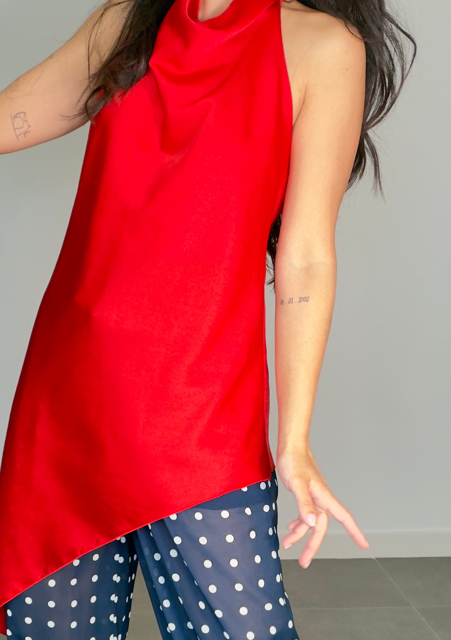 Camisa SATINADA ASIMÉTRICA