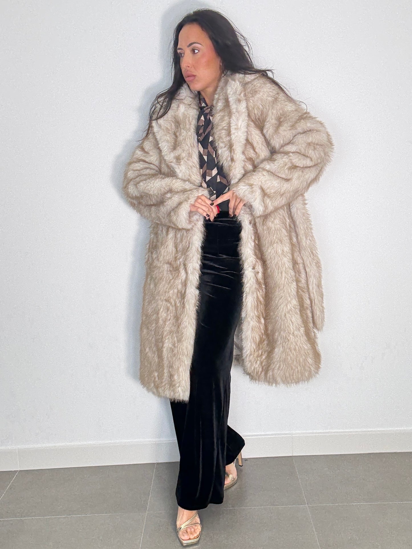 Abrigo LARGO PELO LOW COST PODERÍO