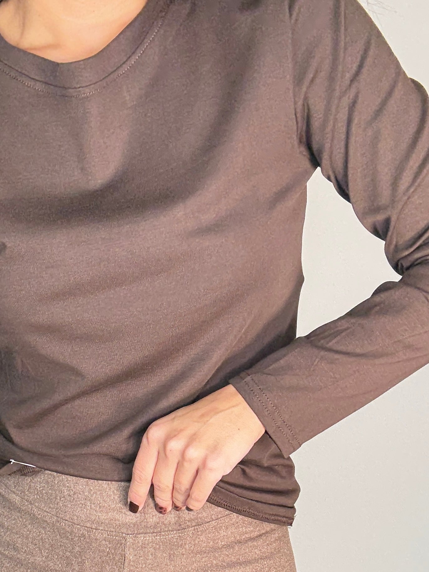 Camiseta  BÁSICA CUELLO CAJA